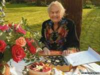 Meghalt Sheila Kitzinger brit antropológus